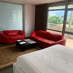 Lilia 5 Self-Check In Apartment